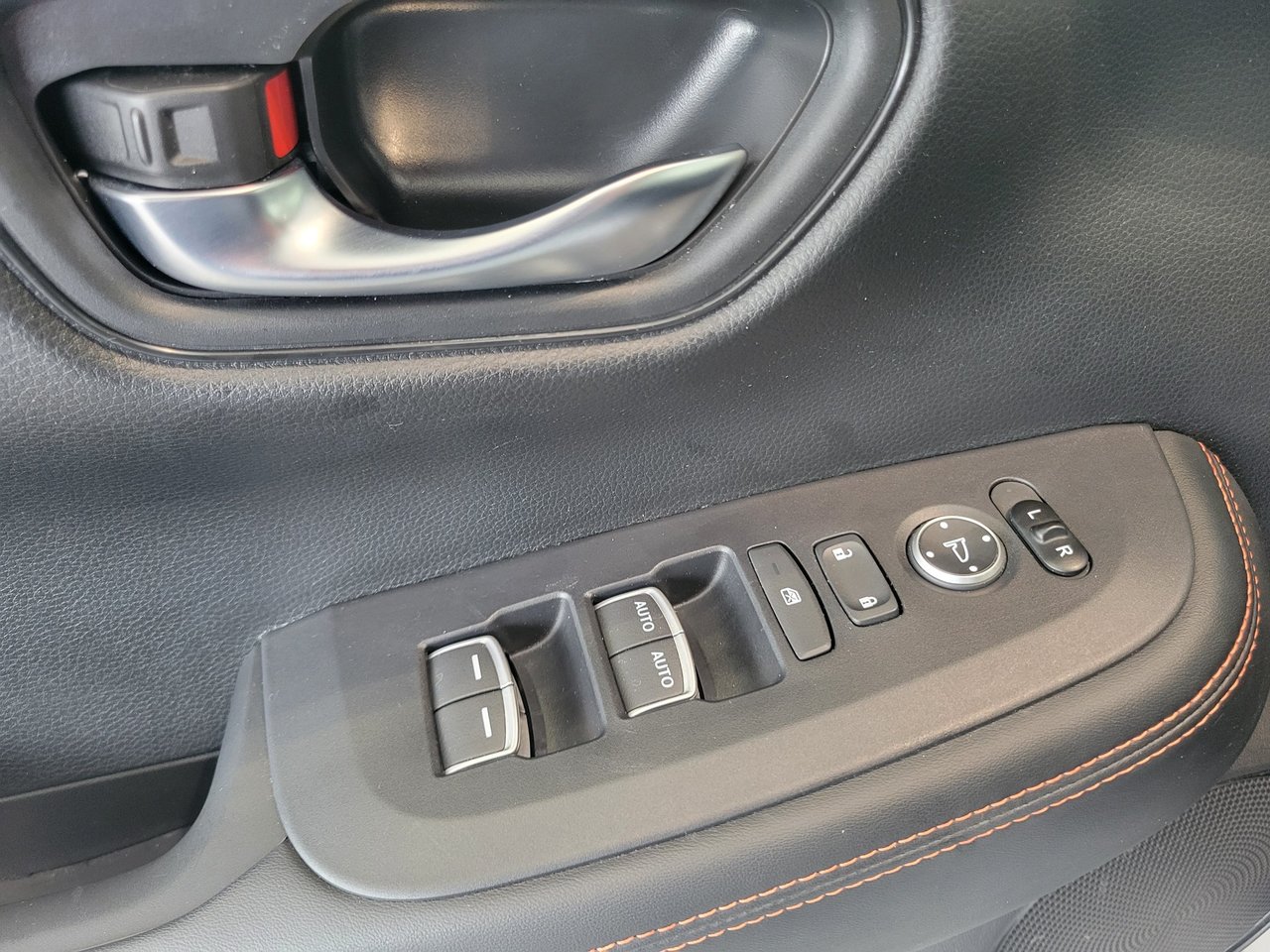Honda HR-V Sport + BAS KM + A/C + CARPLAY + WOW! +++ 2023