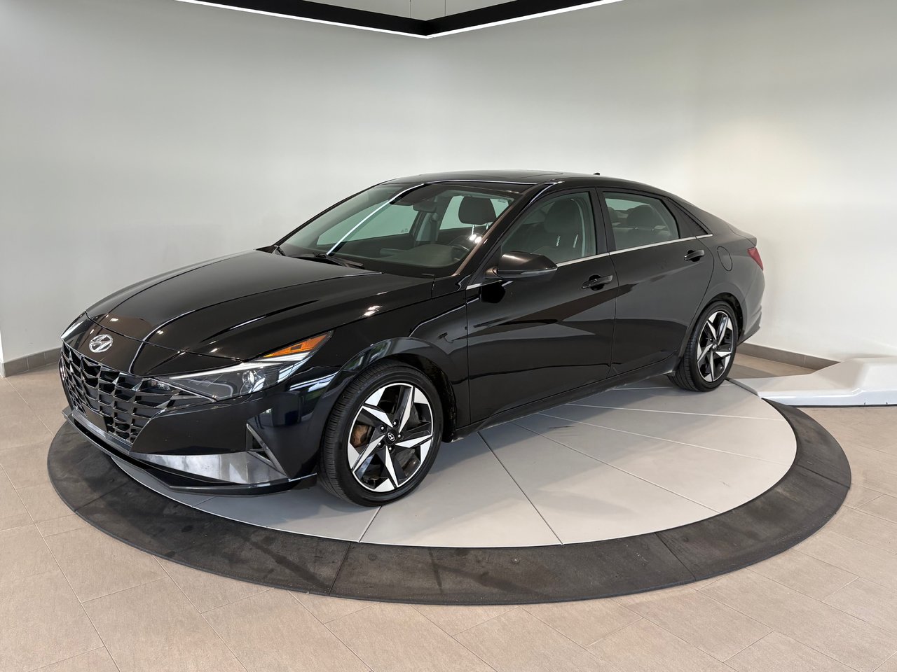2023 Hyundai Elantra Hybrid Luxury + CAMERA + CARPLAY + TOIT + CUIR + WOW!+++
