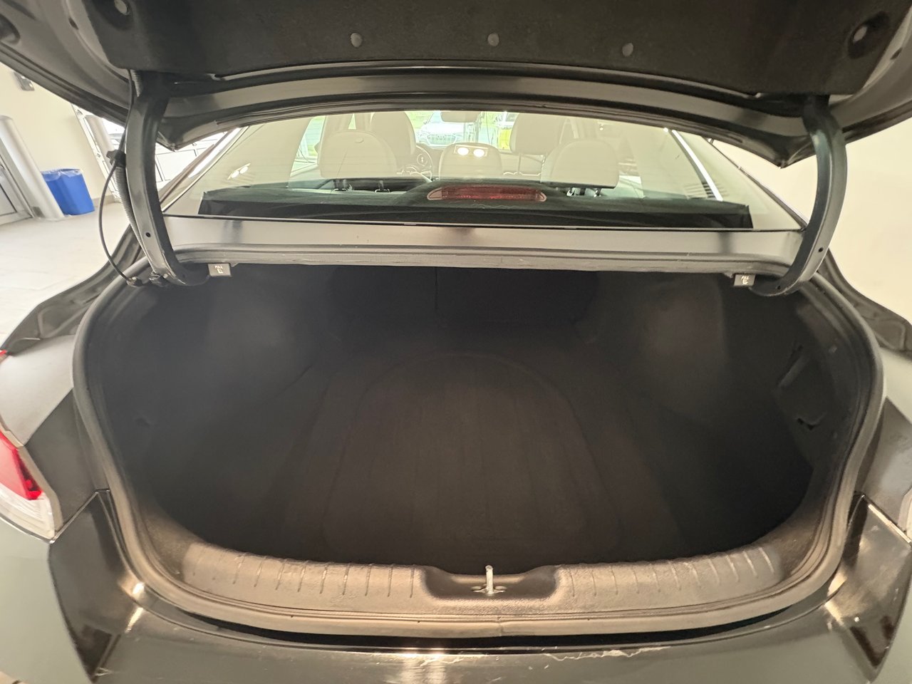 2023 Hyundai Elantra Hybrid Luxury + CAMERA + CARPLAY + TOIT + CUIR + WOW!+++