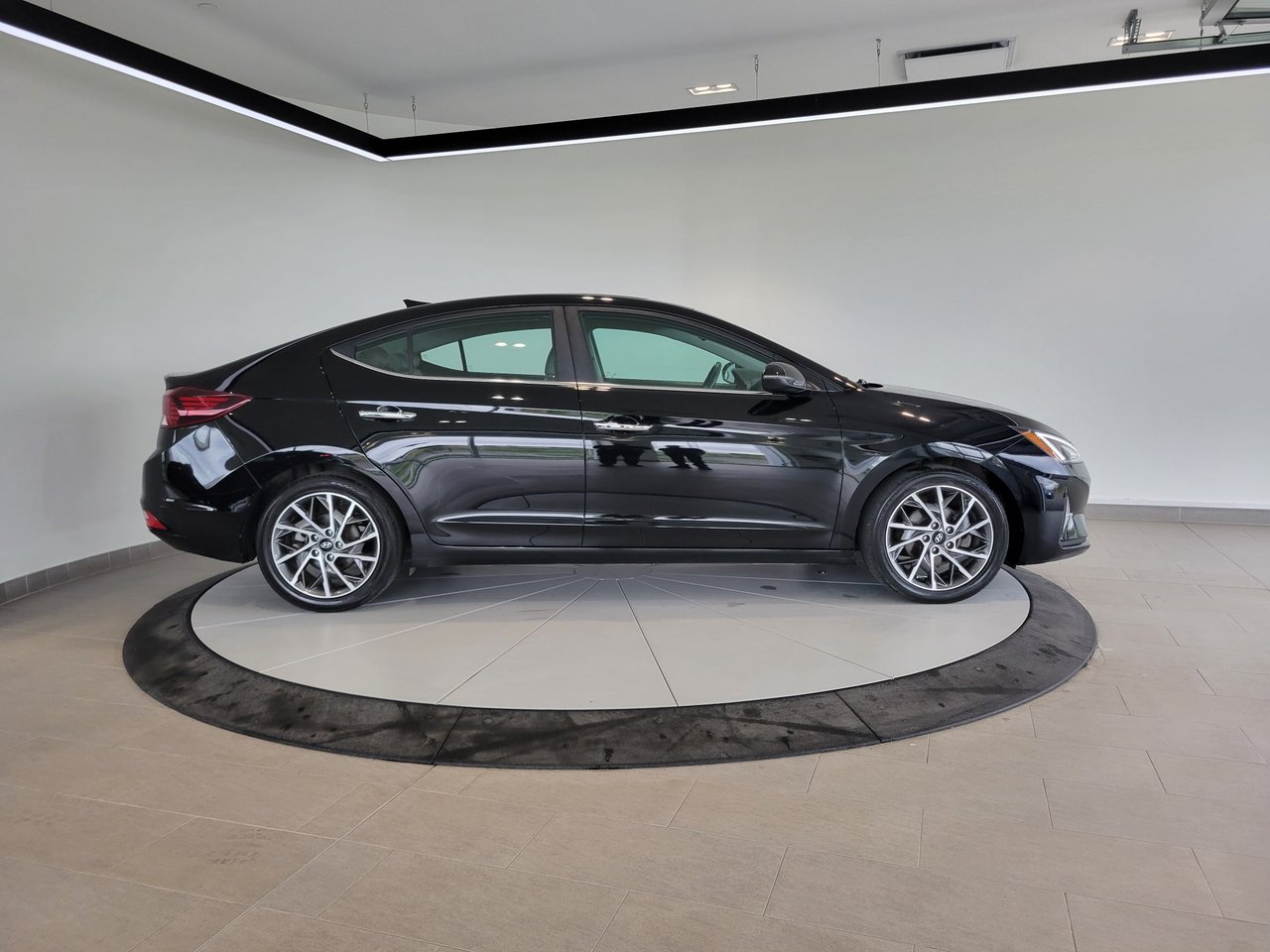 Hyundai Elantra Luxury + CUIR + TOIT + CARPLAY + CAMERA + WOW +++ 2020