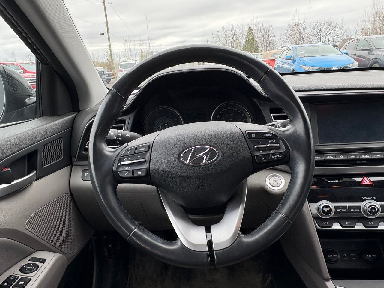 2020 Hyundai Elantra Luxury + CUIR + TOIT + CARPLAY + CAMERA + WOW +++
