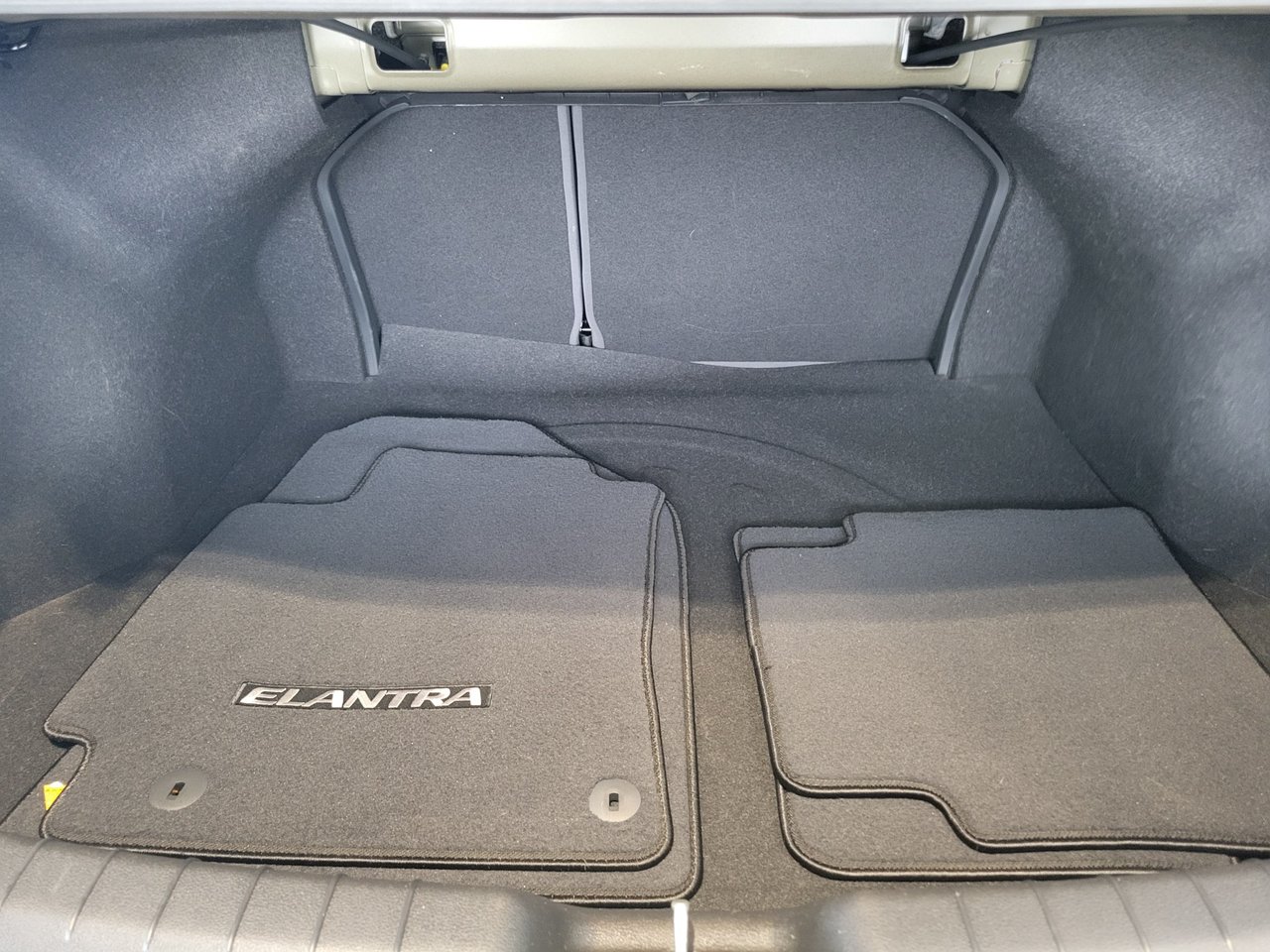 Hyundai Elantra Luxury + CUIR + TOIT + CARPLAY + CAMERA + WOW +++ 2020