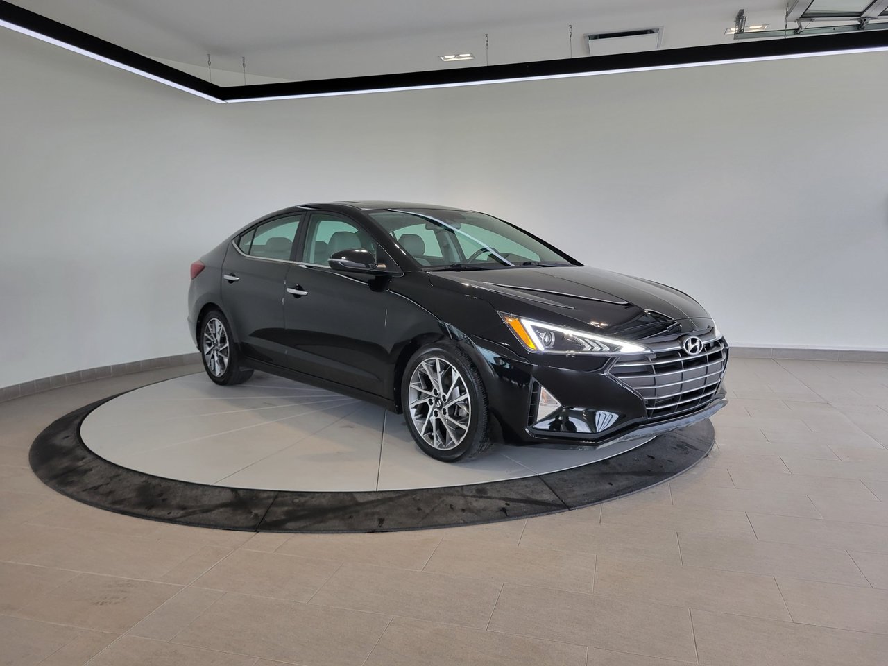 Hyundai Elantra Luxury + CUIR + TOIT + CARPLAY + CAMERA + WOW +++ 2020