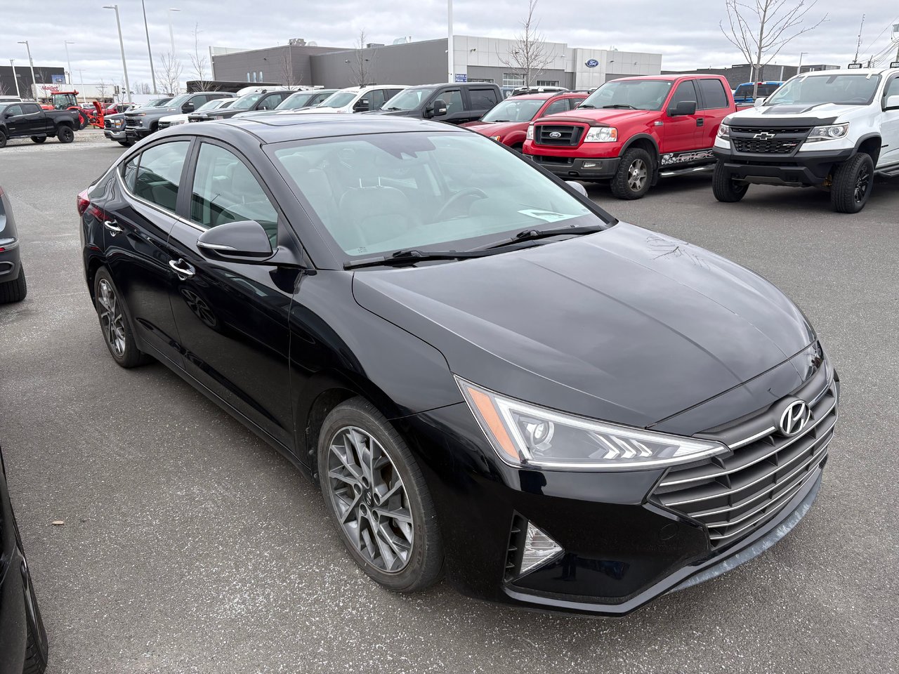 2020 Hyundai Elantra Luxury + CUIR + TOIT + CARPLAY + CAMERA + WOW +++