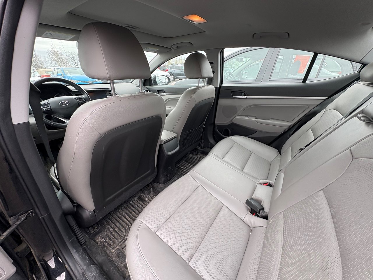 2020 Hyundai Elantra Luxury + CUIR + TOIT + CARPLAY + CAMERA + WOW +++