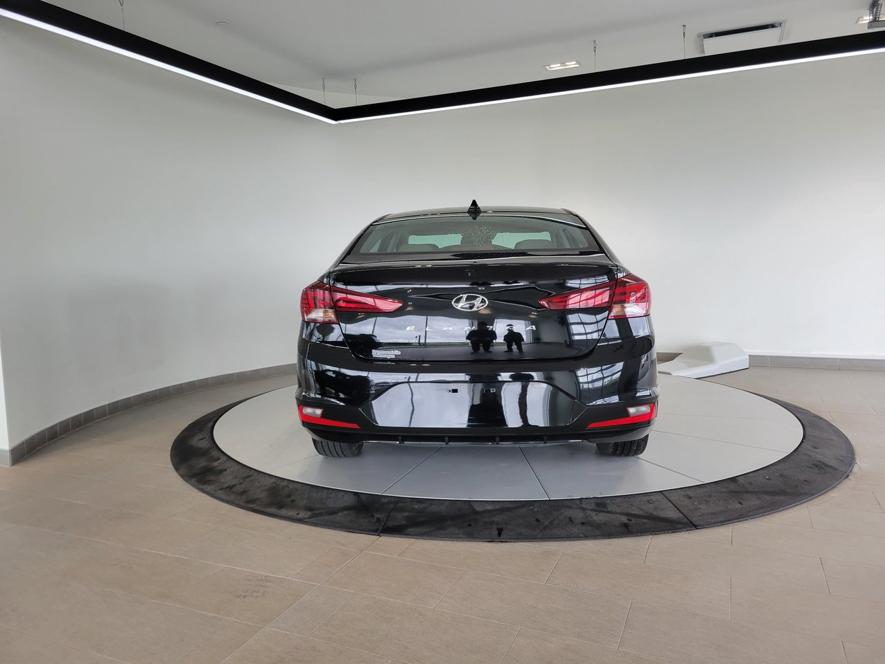 Hyundai Elantra Luxury + CUIR + TOIT + CARPLAY + CAMERA + WOW +++ 2020