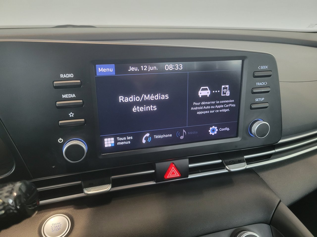 2023 Hyundai Elantra Preferred + CARPLAY + CAMERA + A/C + WOW!+++