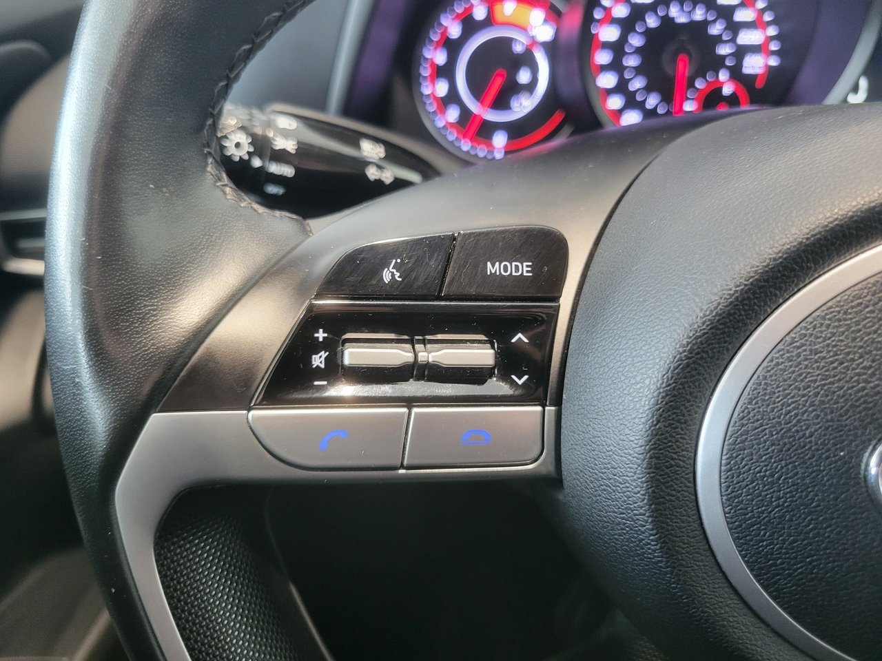 2023 Hyundai Elantra Preferred + CARPLAY + CAMERA + A/C + WOW!+++