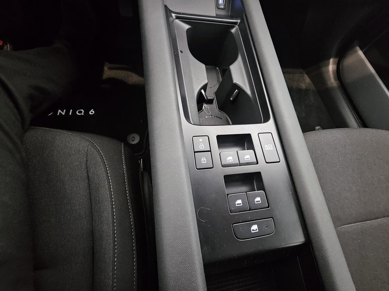 Hyundai Ioniq 6 Preferred + AWD + CAMERA + CARPLAY + WOW!++ 2024