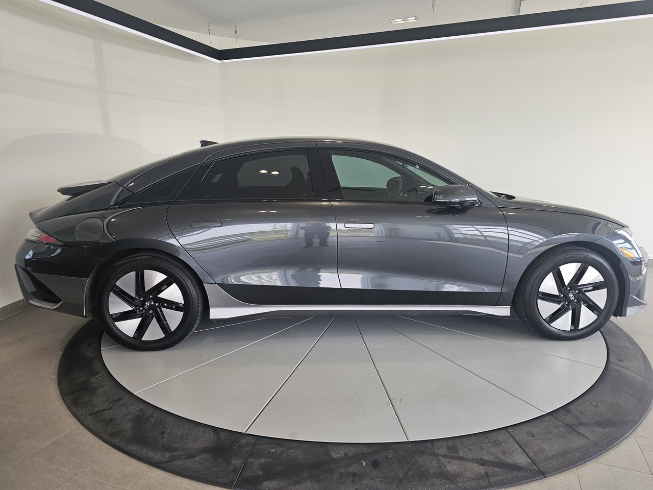 Hyundai Ioniq 6 Preferred + AWD + CAMERA + CARPLAY + WOW!++ 2024