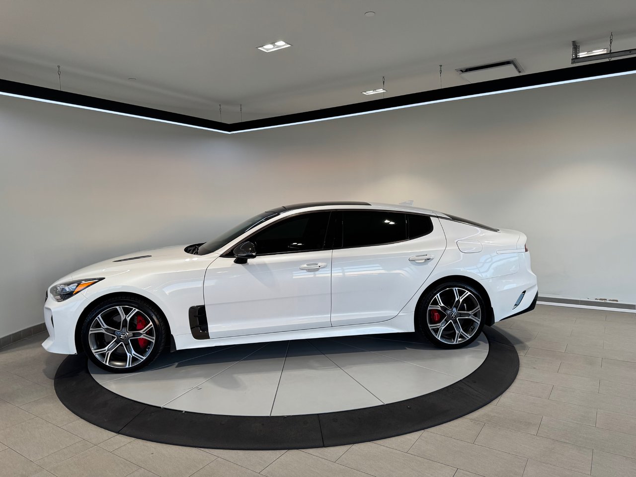 2018 Kia Stinger GT LTD + 368HP + CUIR ROUGE + TOIT + NAV + AWD +