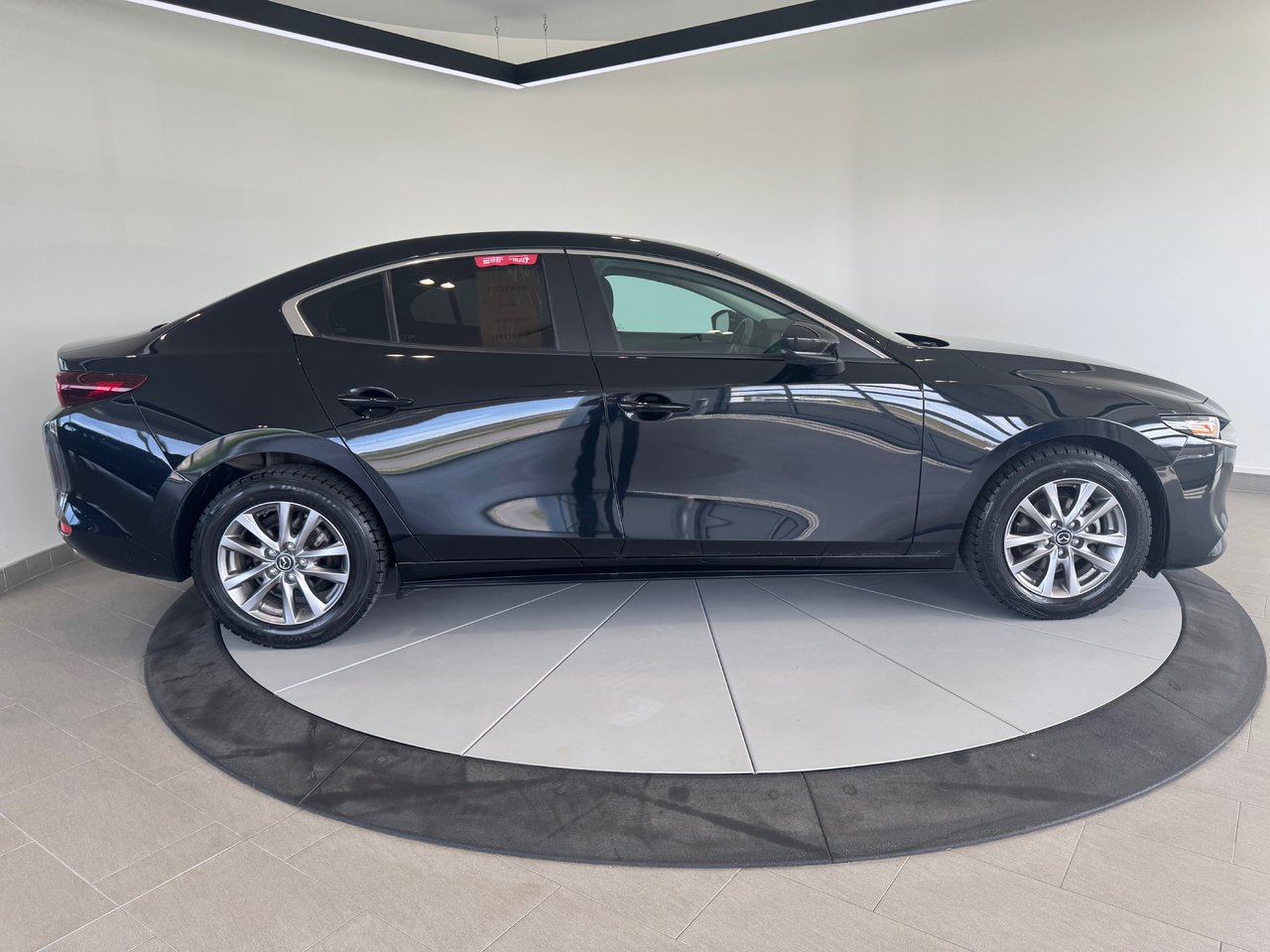 Mazda 3 GX + A/C + CAMERA + BLUETOOTH + WOW +++ 2022