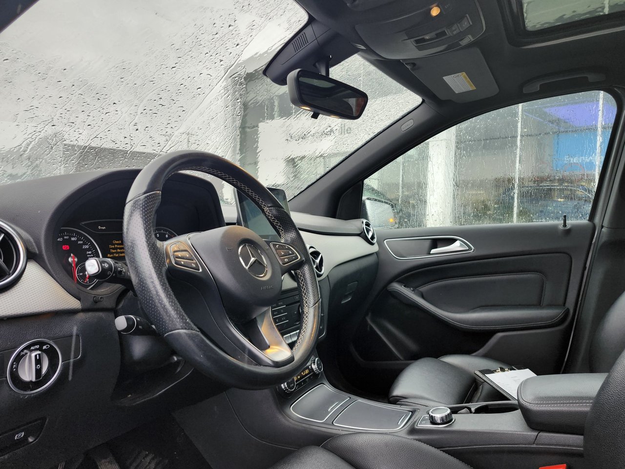 2017 Mercedes-Benz B-Class B 250 Sports Tourer + CUIR + TOIT PANO + A/C + WOW