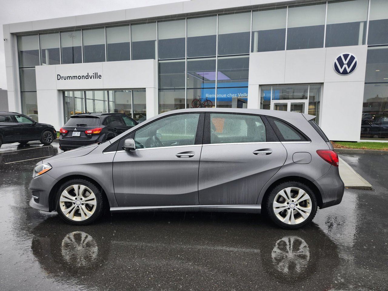 2017 Mercedes-Benz B-Class B 250 Sports Tourer + CUIR + TOIT PANO + A/C + WOW