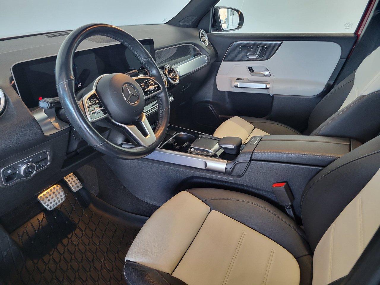 2021 Mercedes-Benz GLB 250 + CUIR + TOIT + AMG + WOW +++