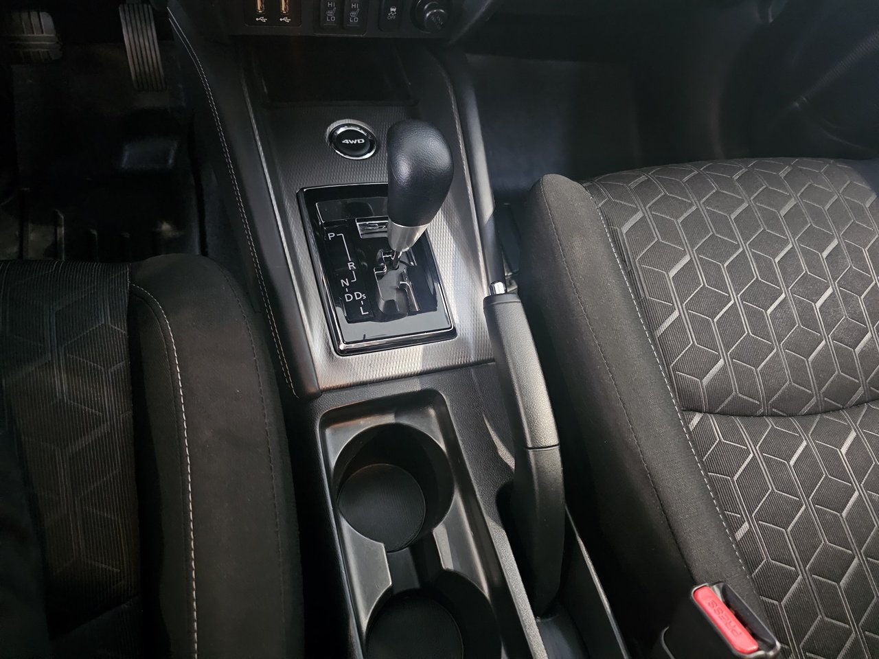 Mitsubishi RVR ES + CAMERA + BAS KM + BLUETOOTH + WOW!+++ 2021