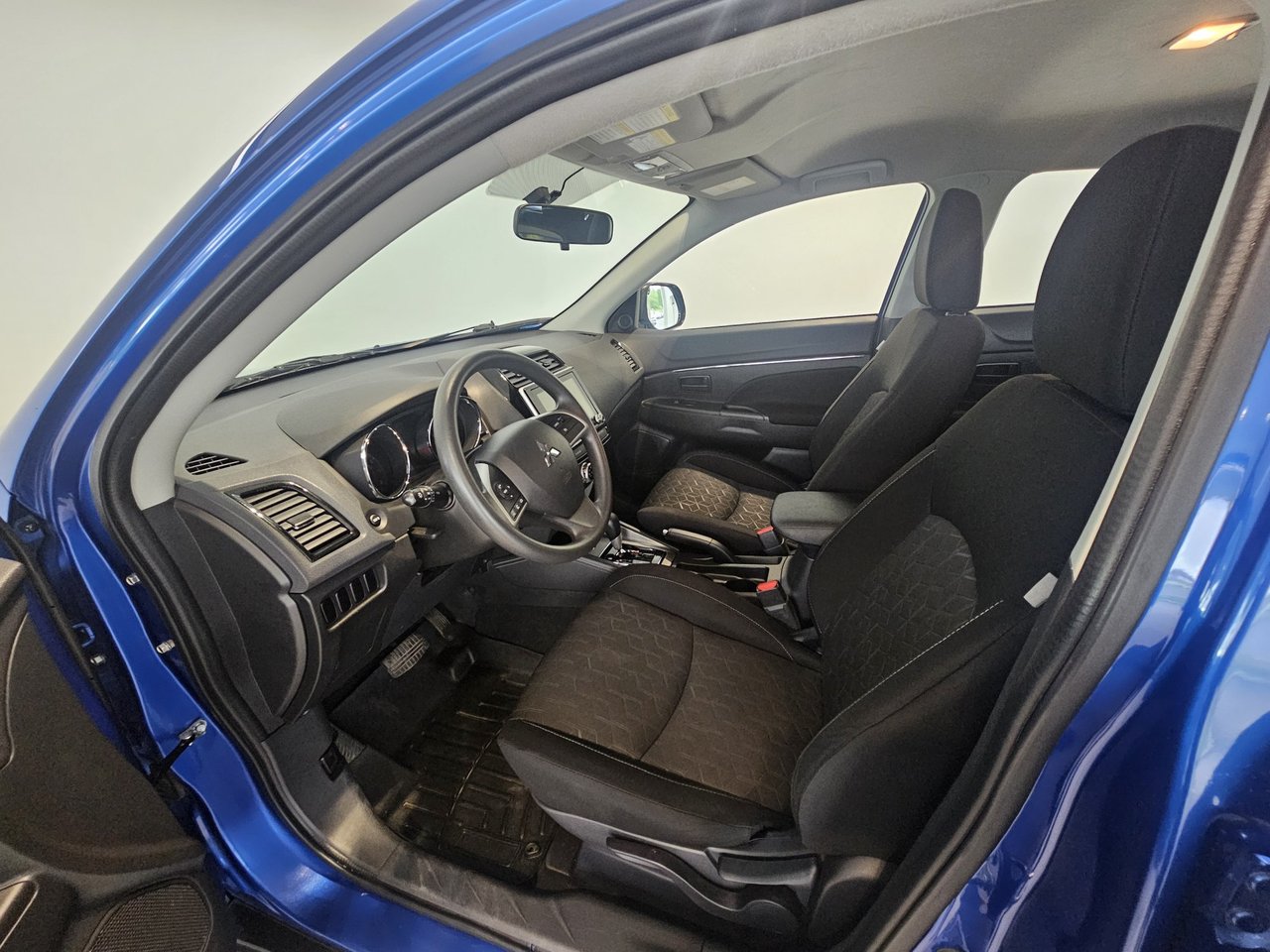 Mitsubishi RVR ES + CAMERA + BAS KM + BLUETOOTH + WOW!+++ 2021