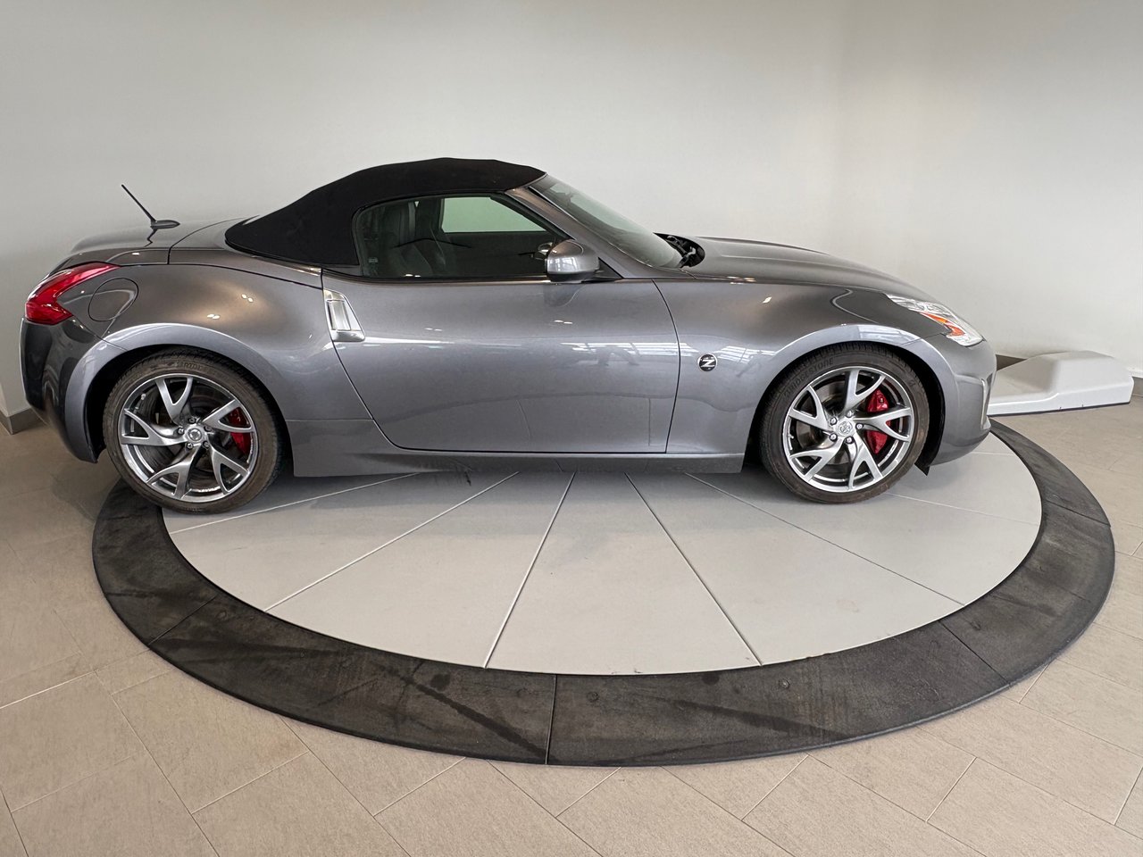 Nissan 370Z SPORT + TOURING + CUIR + NAV/GPS + RARE + WOW ++ 2017