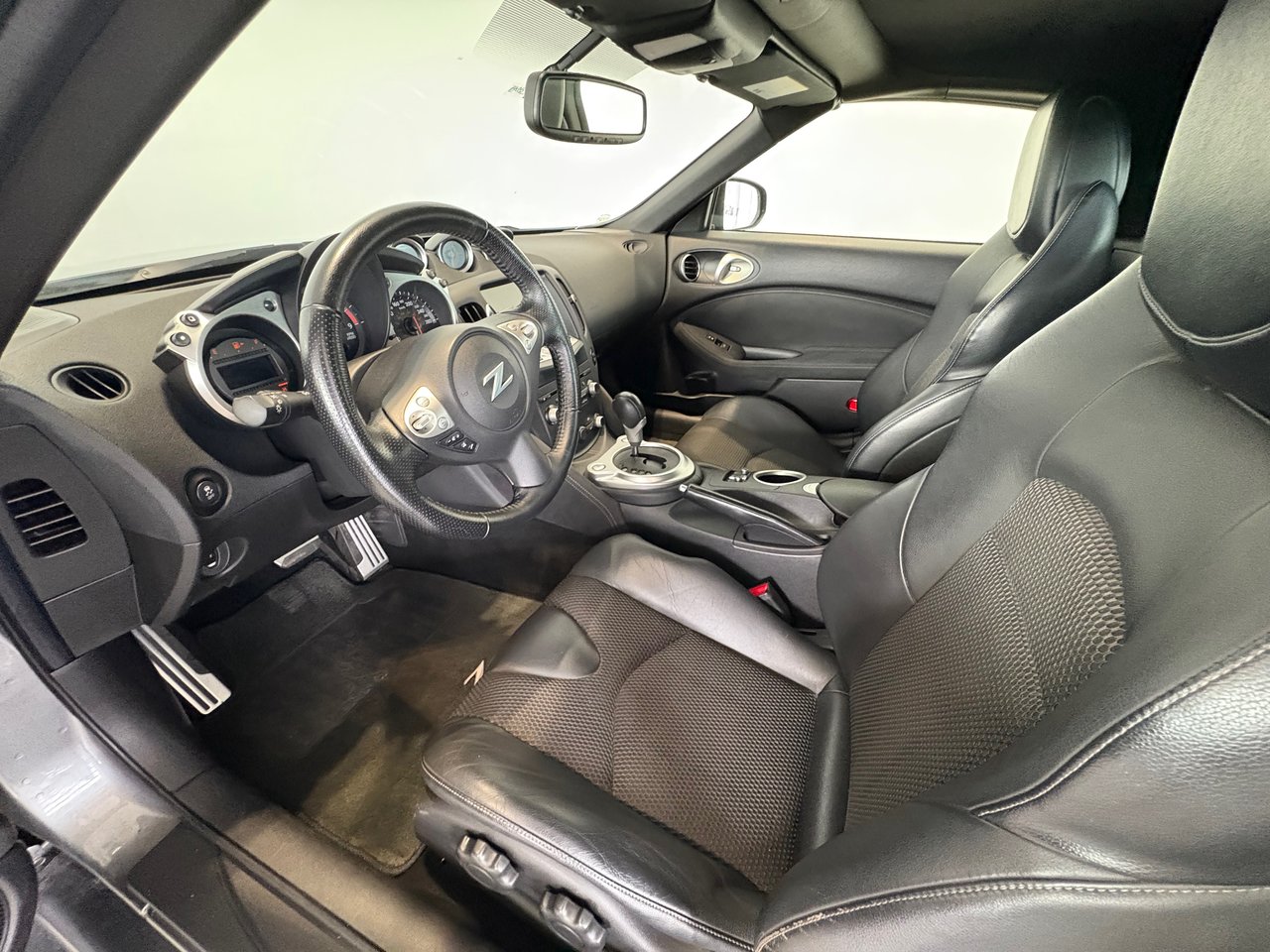 Nissan 370Z SPORT + TOURING + CUIR + NAV/GPS + RARE + WOW ++ 2017