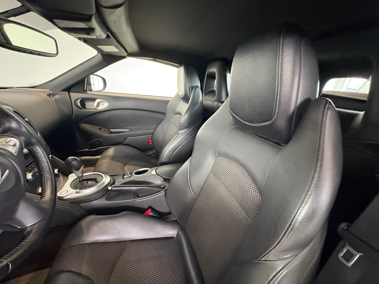 Nissan 370Z SPORT + TOURING + CUIR + NAV/GPS + RARE + WOW ++ 2017