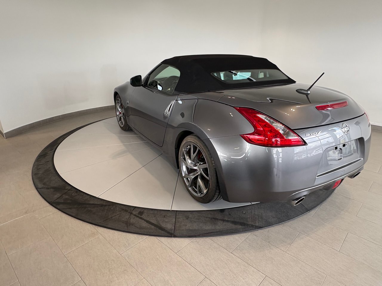 Nissan 370Z SPORT + TOURING + CUIR + NAV/GPS + RARE + WOW ++ 2017