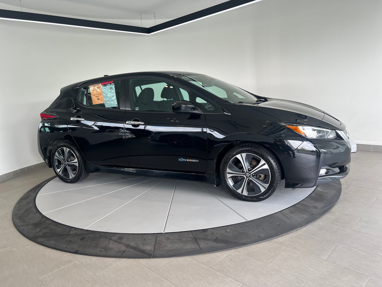 2019 Nissan Leaf SV + CAMERA + CARPLAY + A/C + WOW!+++