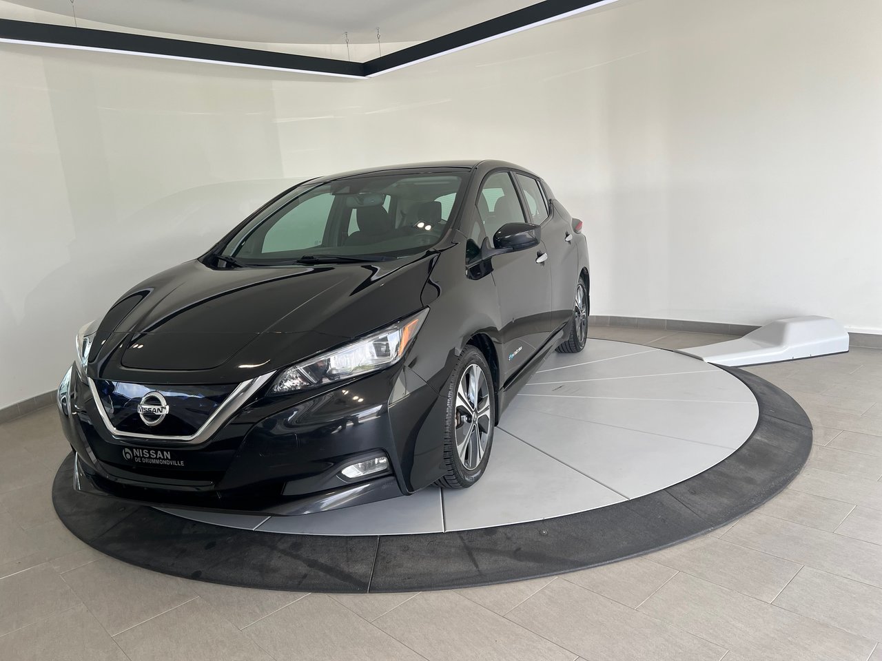 2019 Nissan Leaf SV + CAMERA + CARPLAY + A/C + WOW!+++