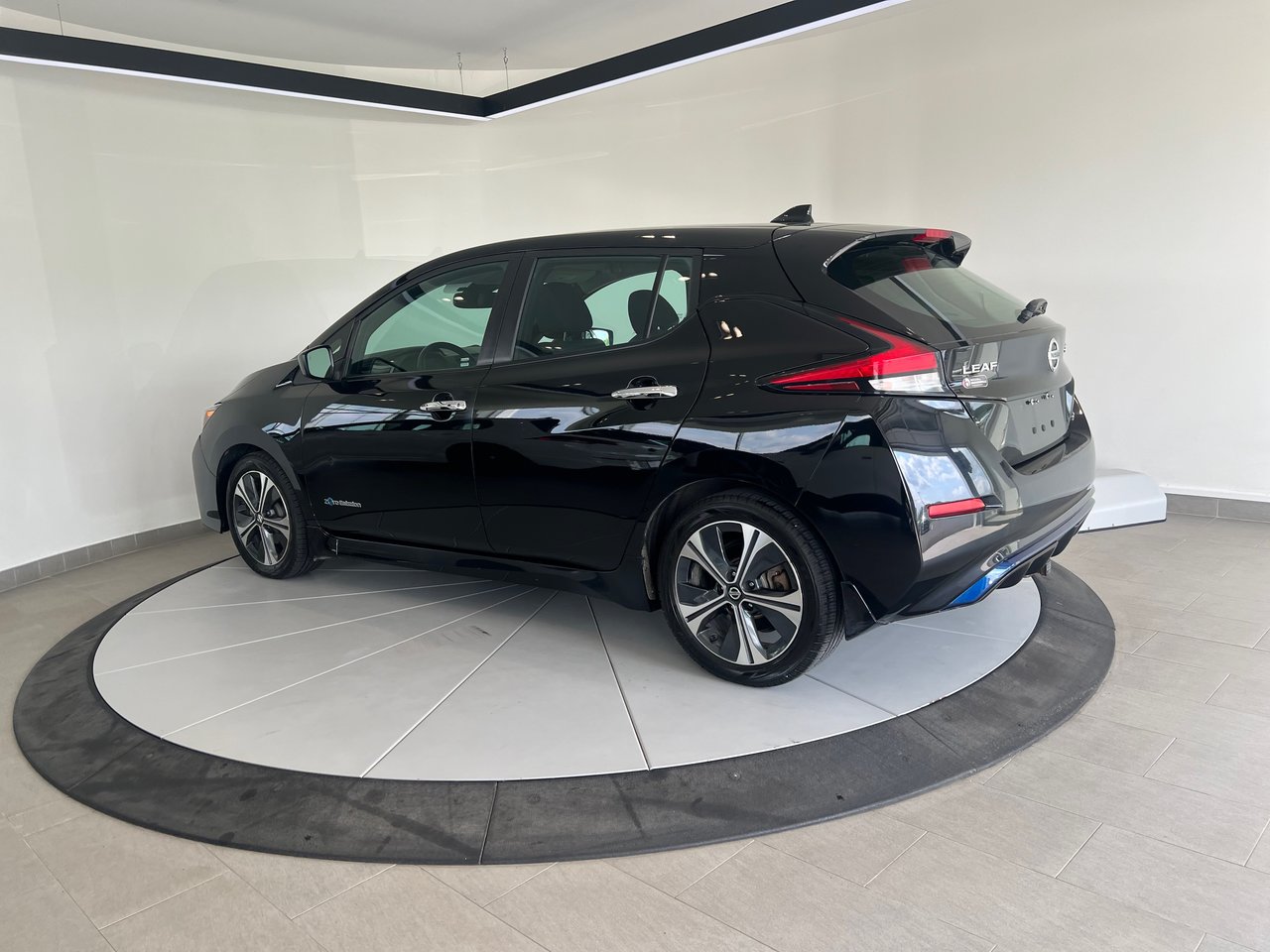 2019 Nissan Leaf SV + CAMERA + CARPLAY + A/C + WOW!+++