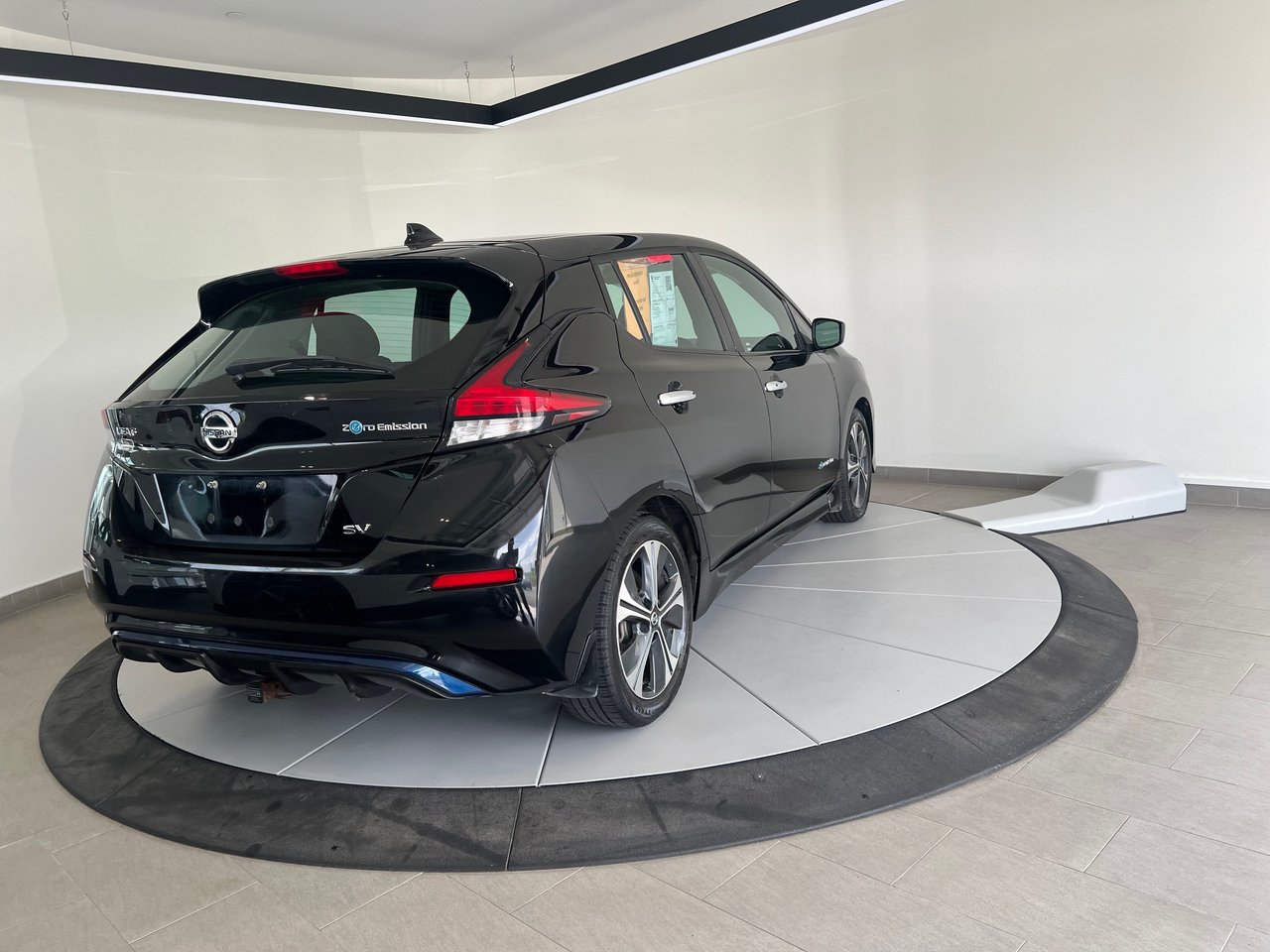 2019 Nissan Leaf SV + CAMERA + CARPLAY + A/C + WOW!+++