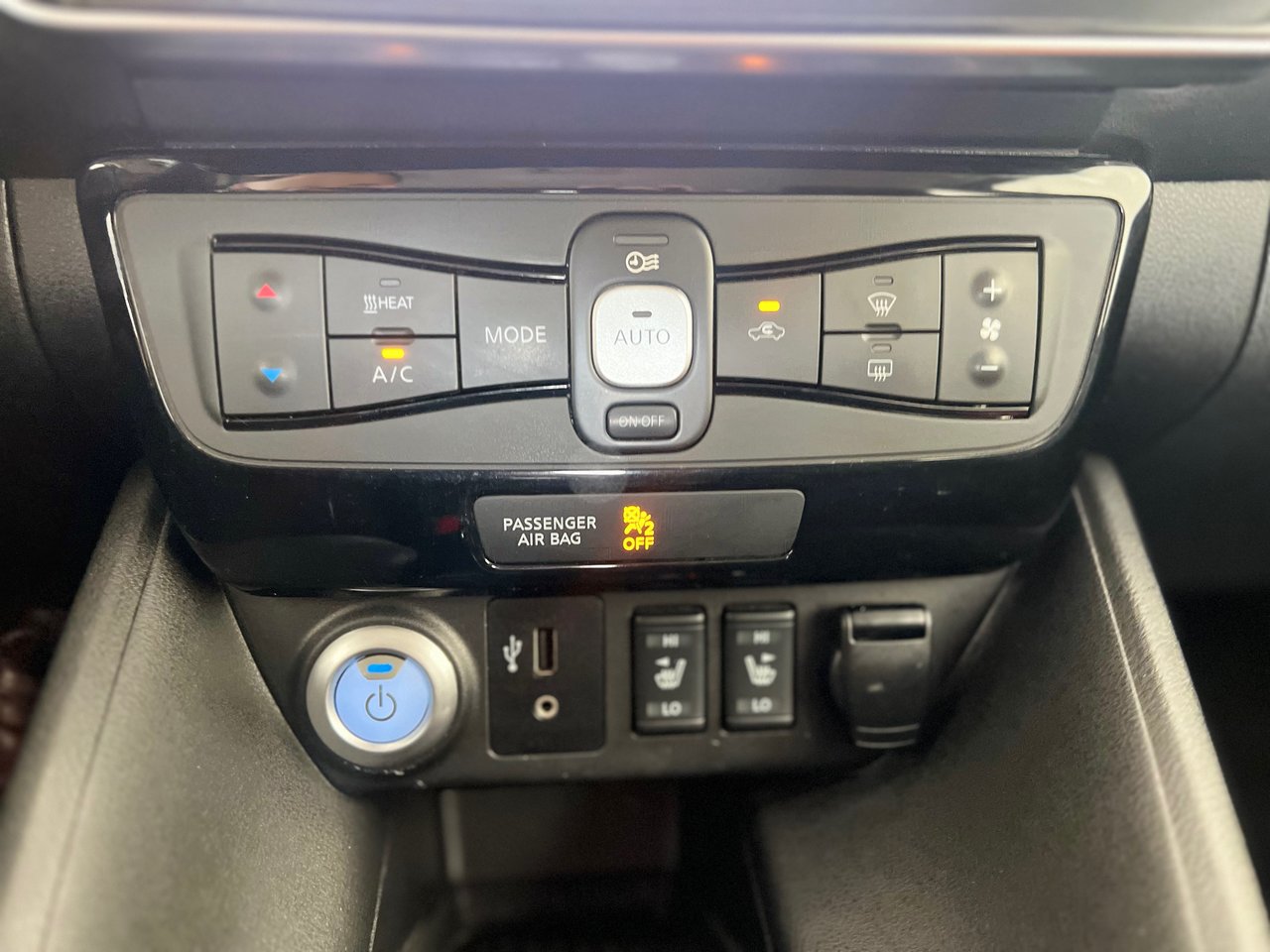 2019 Nissan Leaf SV + CAMERA + CARPLAY + A/C + WOW!+++