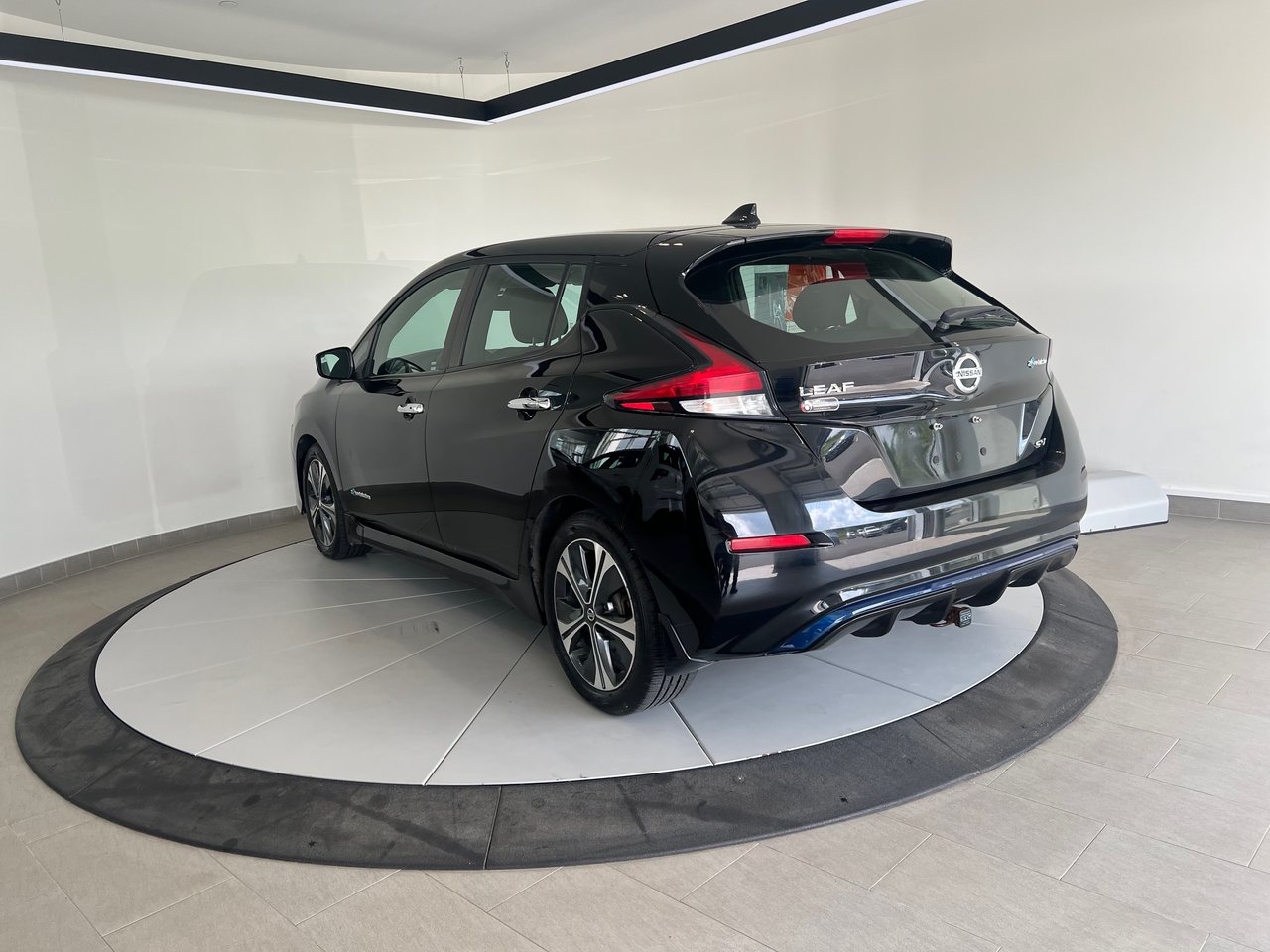 2019 Nissan Leaf SV + CAMERA + CARPLAY + A/C + WOW!+++