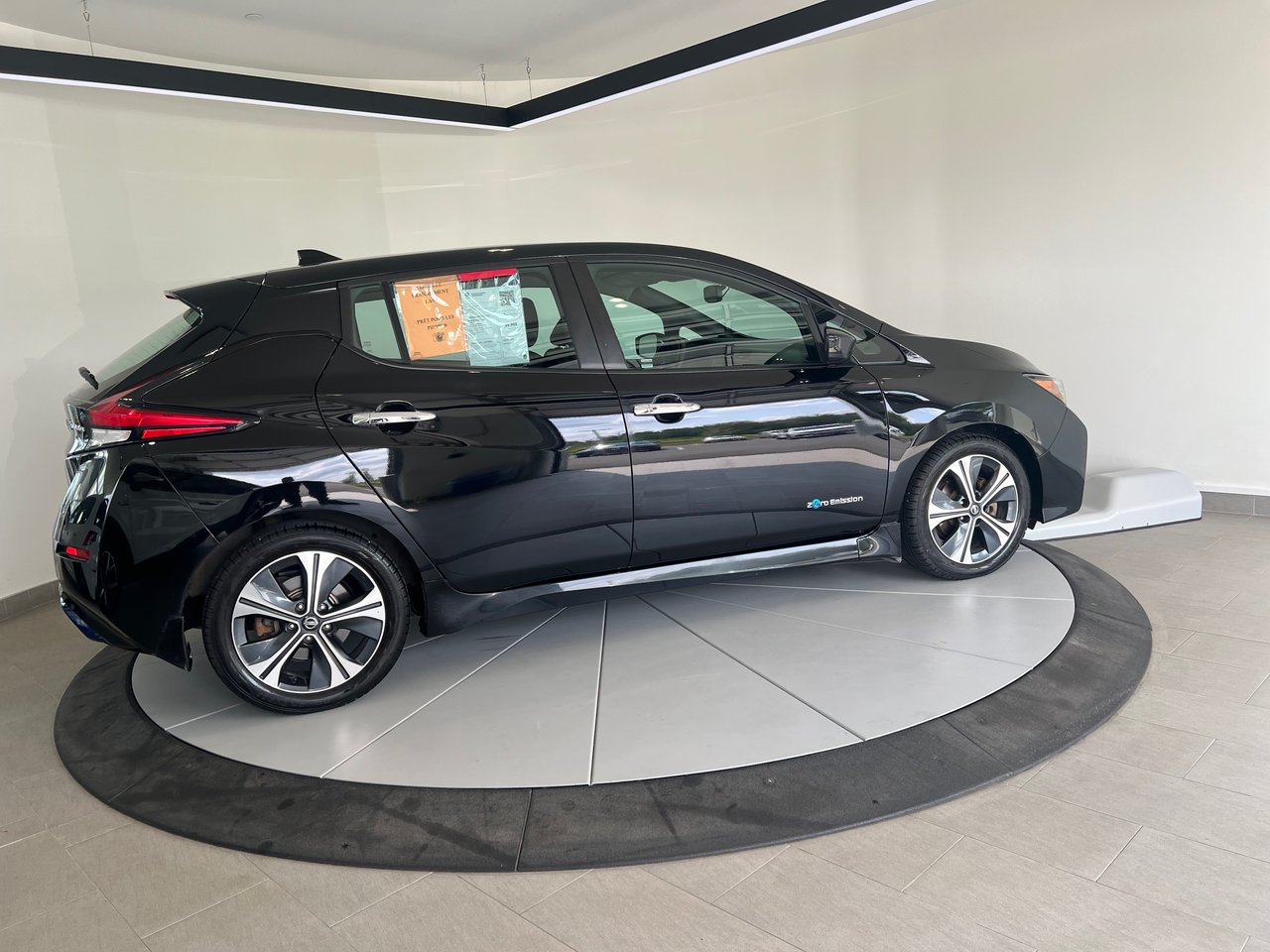 2019 Nissan Leaf SV + CAMERA + CARPLAY + A/C + WOW!+++