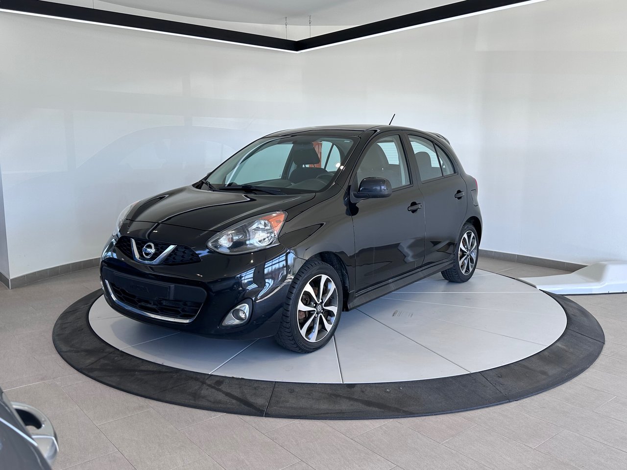 Nissan Micra SR + A/C + CAMERA + BLUETOOTH + WOW ++ 2019