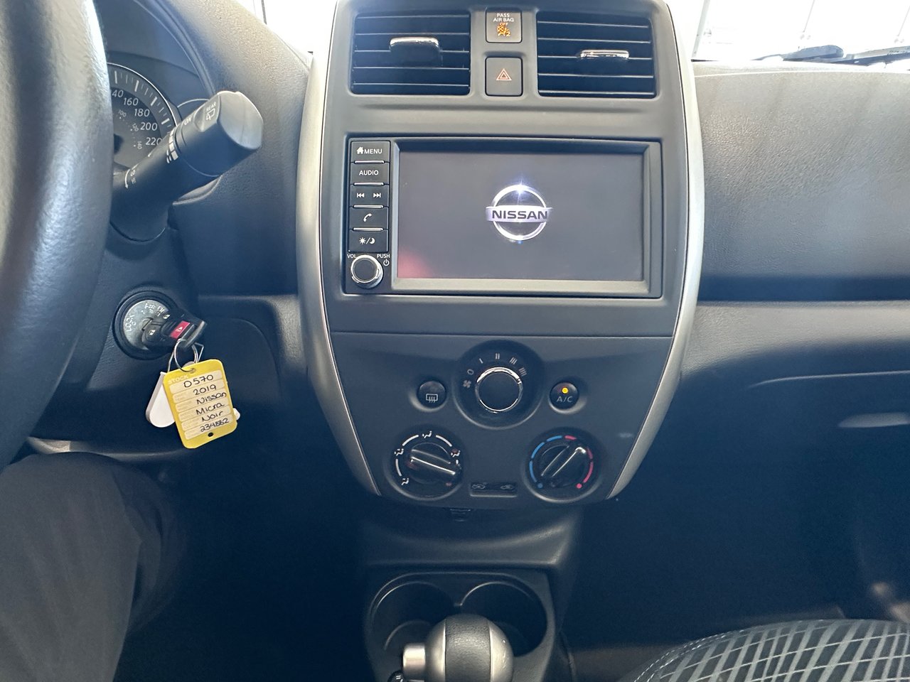Nissan Micra SR + A/C + CAMERA + BLUETOOTH + WOW ++ 2019