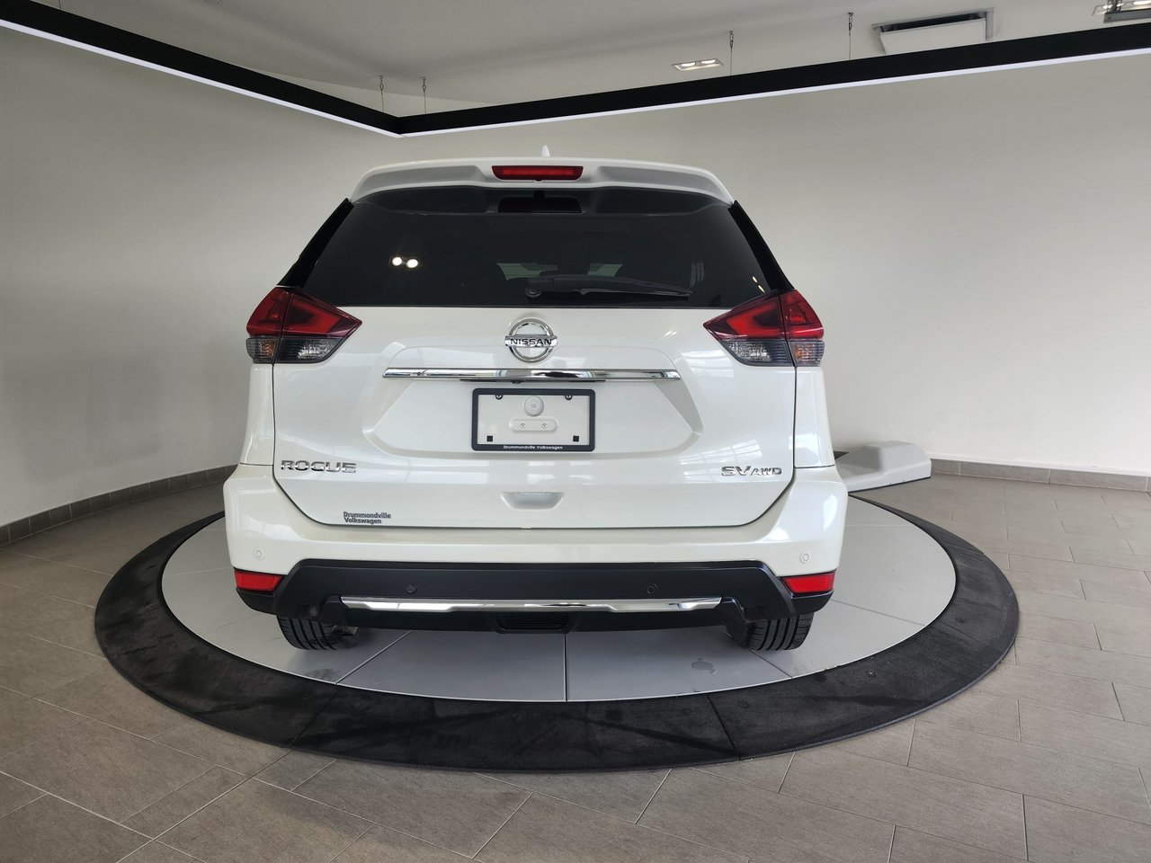 Nissan Rogue SV + AWD + TOIT + A/C + CAMERA + WOW +++ 2020