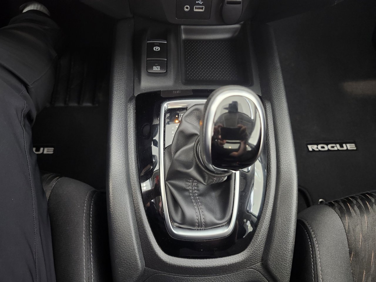 Nissan Rogue SV + AWD + TOIT + A/C + CAMERA + WOW +++ 2020