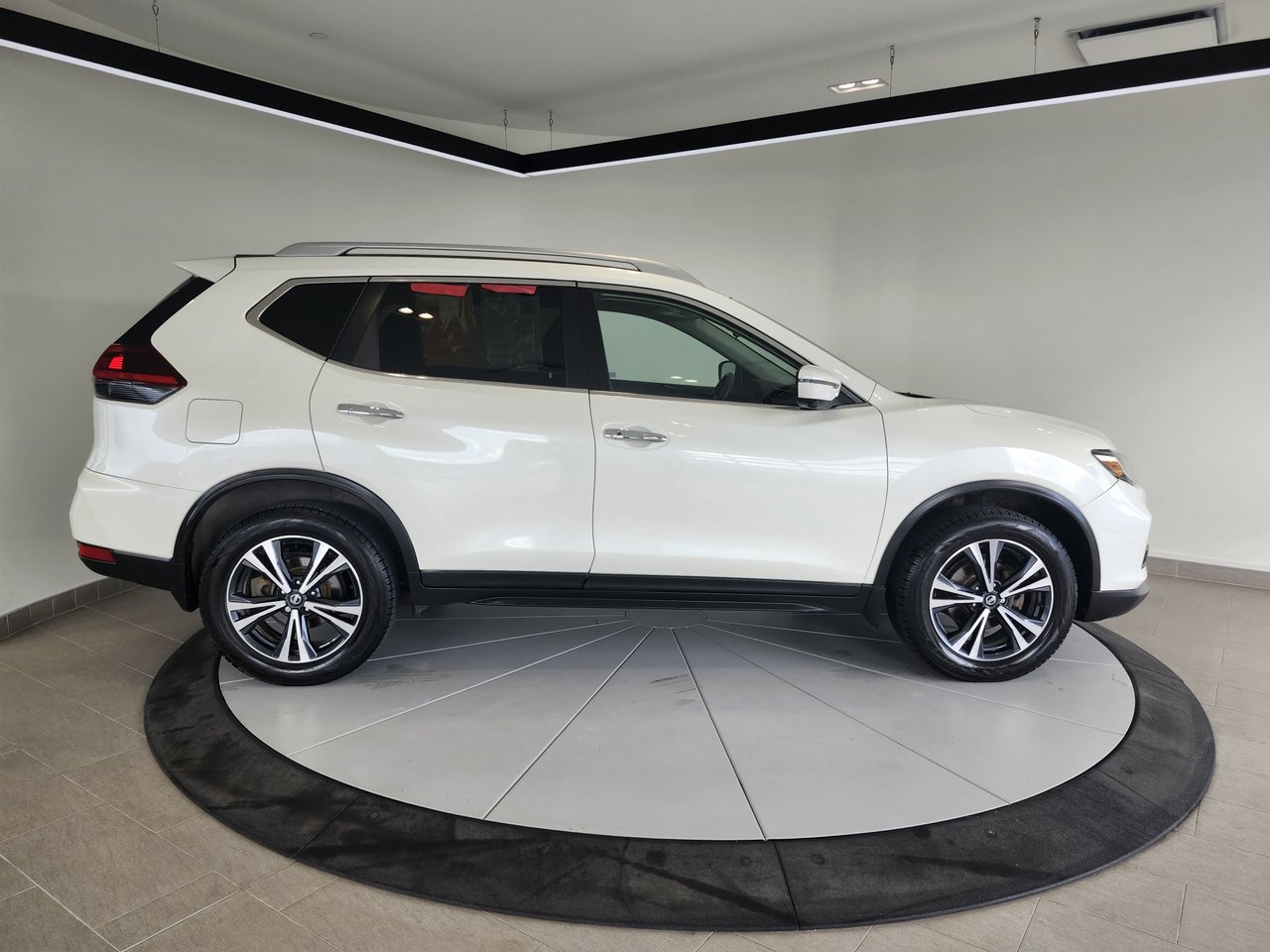 Nissan Rogue SV + AWD + TOIT + A/C + CAMERA + WOW +++ 2020