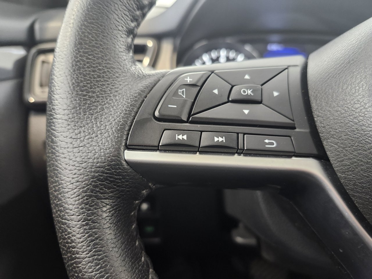 Nissan Rogue SV + AWD + TOIT + A/C + CAMERA + WOW +++ 2020