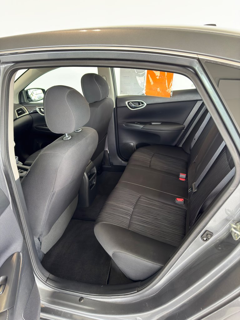 Nissan Sentra SV + TOIT + CAMERA + A/C + BLUETOOTH + WOW ++ 2017