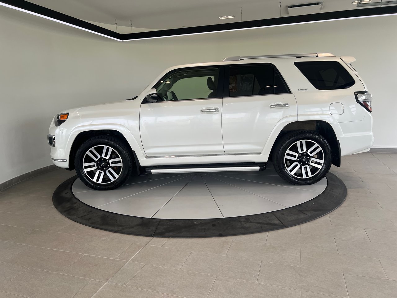 Toyota 4Runner LIMITED + CUIR + TOIT + JAMAIS ACCIDENT + WOW +++ 2021