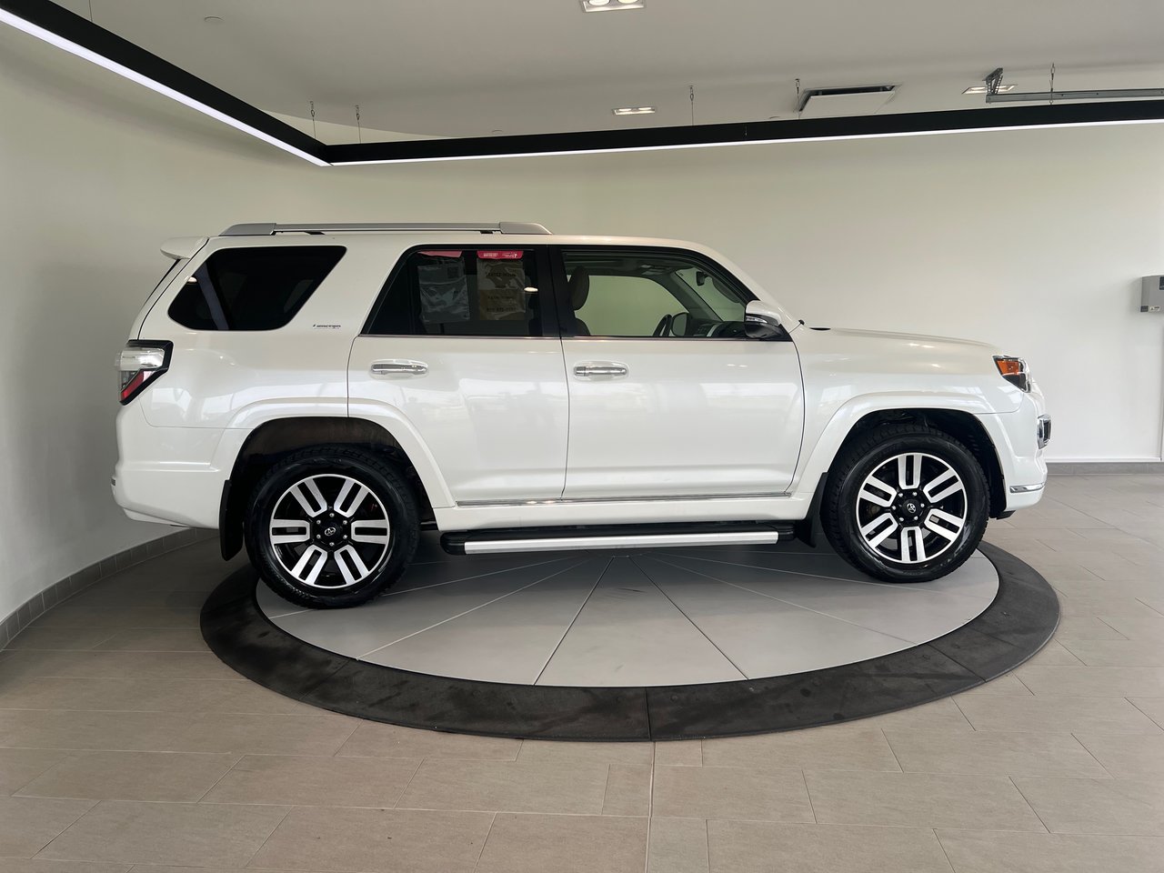 Toyota 4Runner LIMITED + CUIR + TOIT + JAMAIS ACCIDENT + WOW +++ 2021