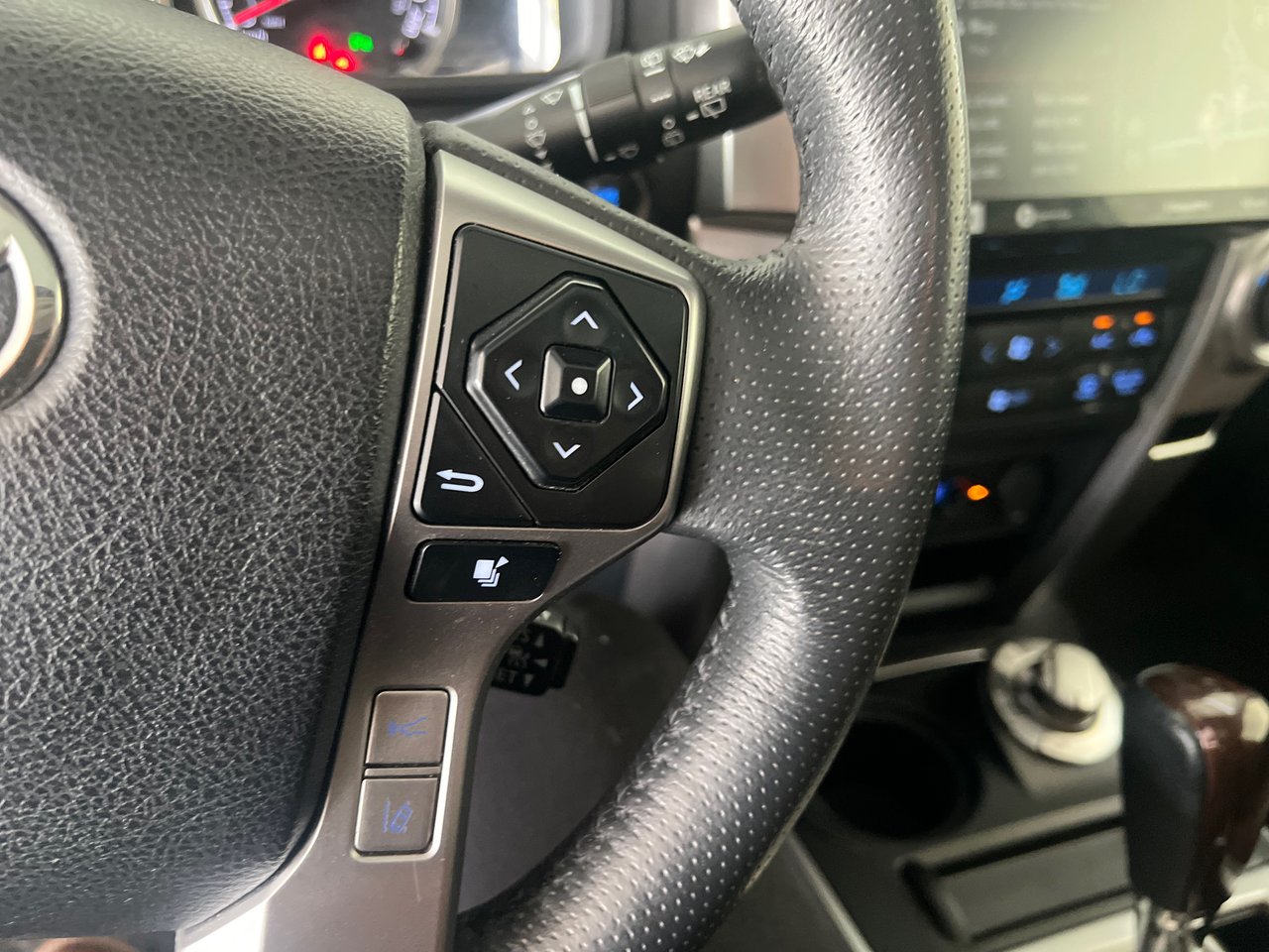 Toyota 4Runner LIMITED + CUIR + TOIT + JAMAIS ACCIDENT + WOW +++ 2021