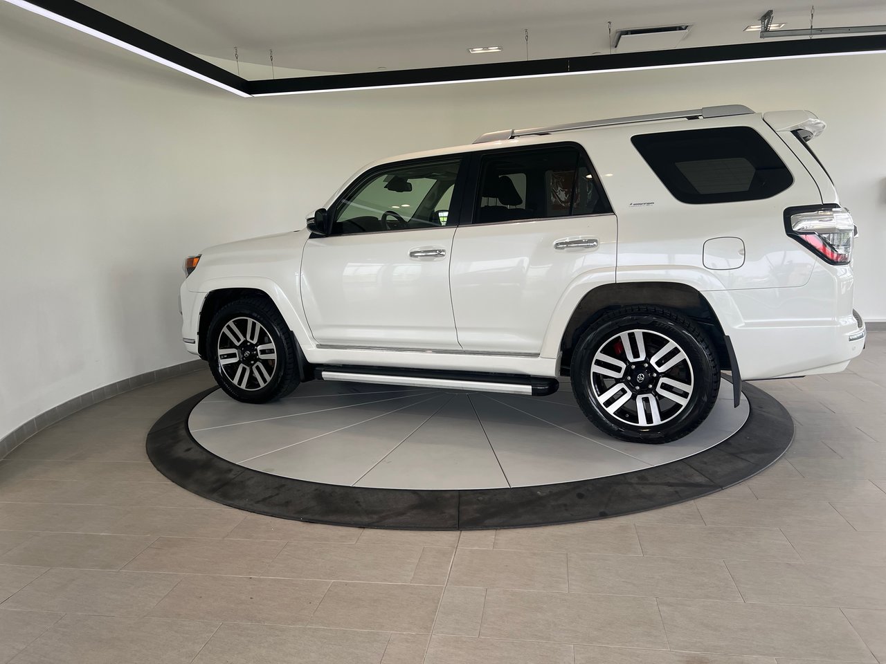 Toyota 4Runner LIMITED + CUIR + TOIT + JAMAIS ACCIDENT + WOW +++ 2021