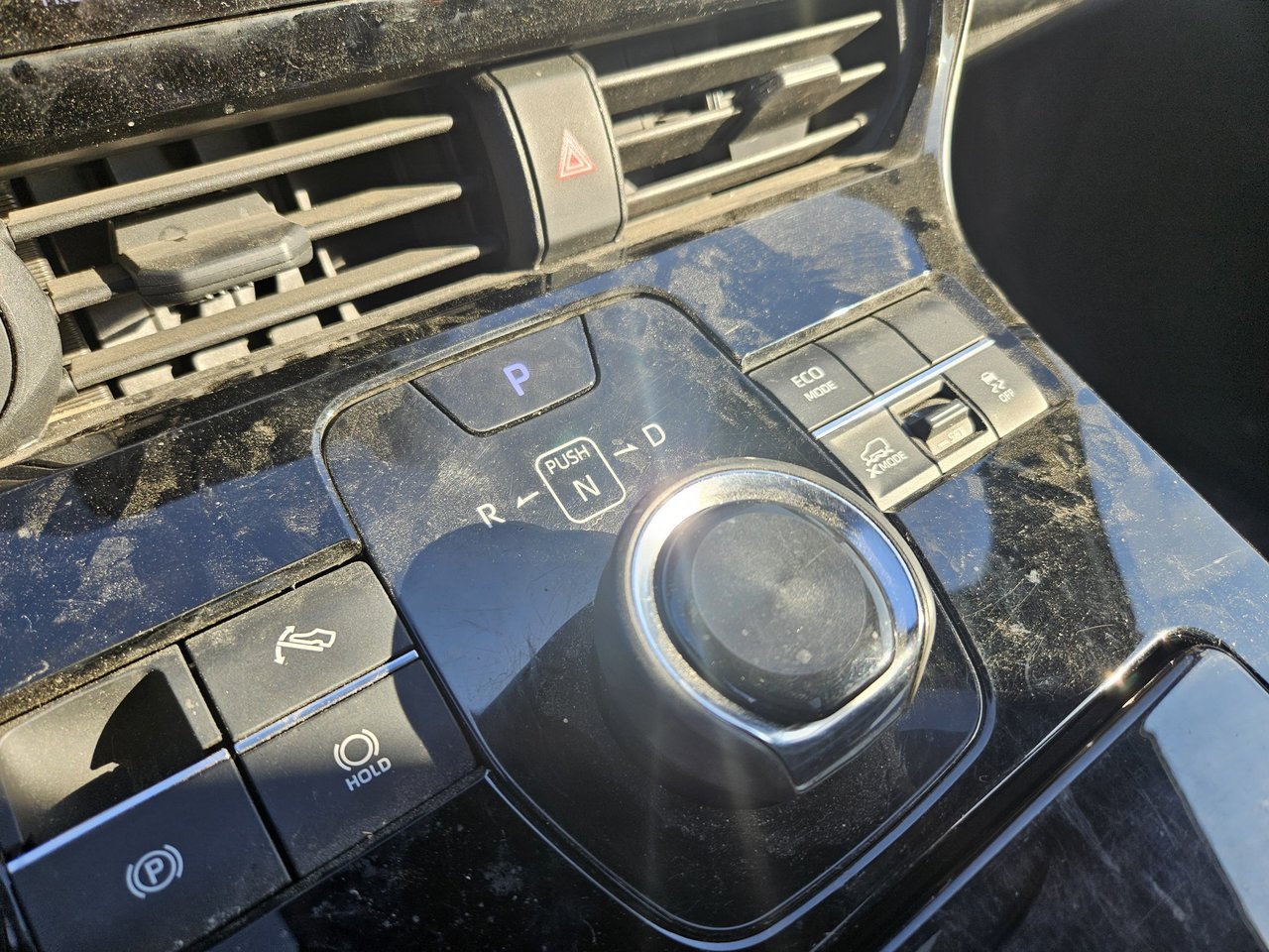 Toyota BZ4X XLE + TOIT + CAMERA + CARPLAY + WOW!++ 2023