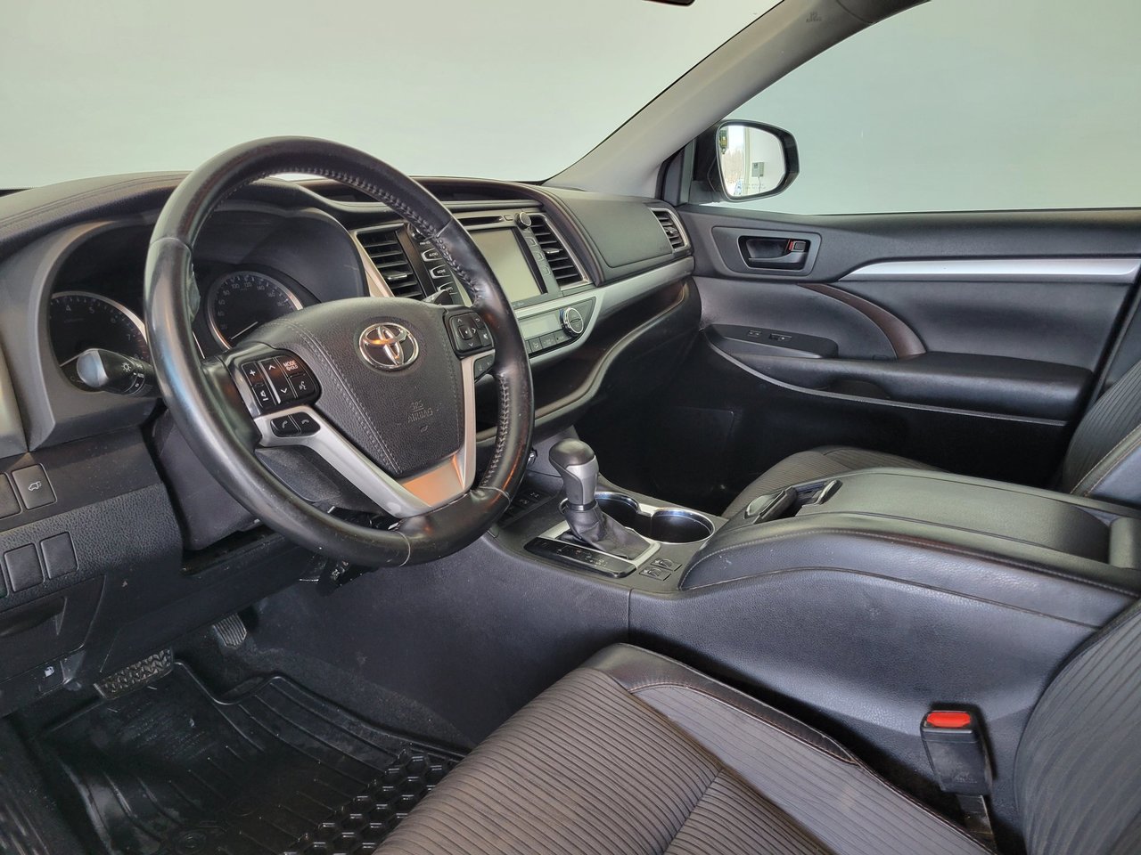 Toyota Highlander LE + 7 PASSAGERS + A/C + CAMERA + WOW +++ 2018