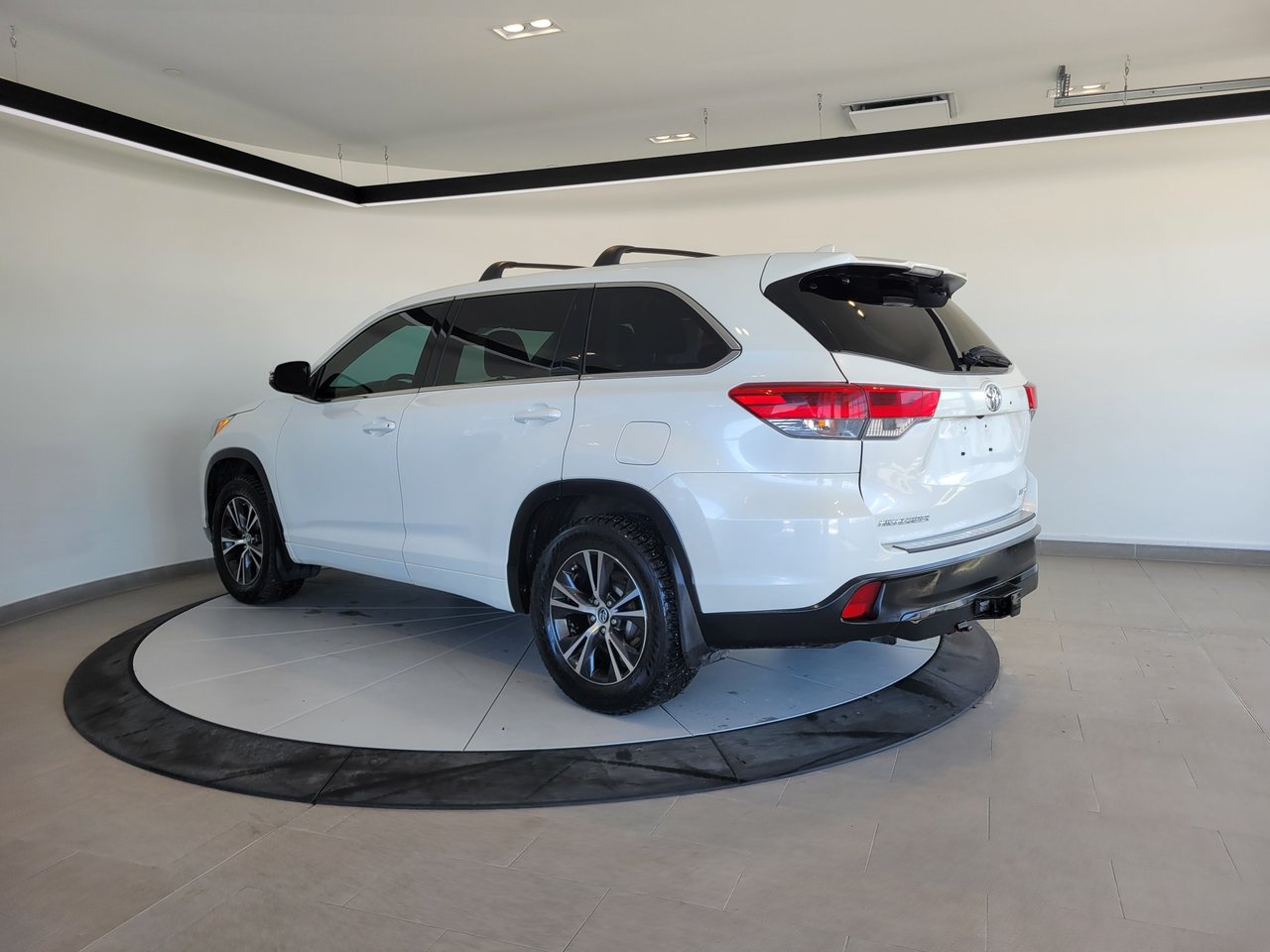 Toyota Highlander LE + 7 PASSAGERS + A/C + CAMERA + WOW +++ 2018