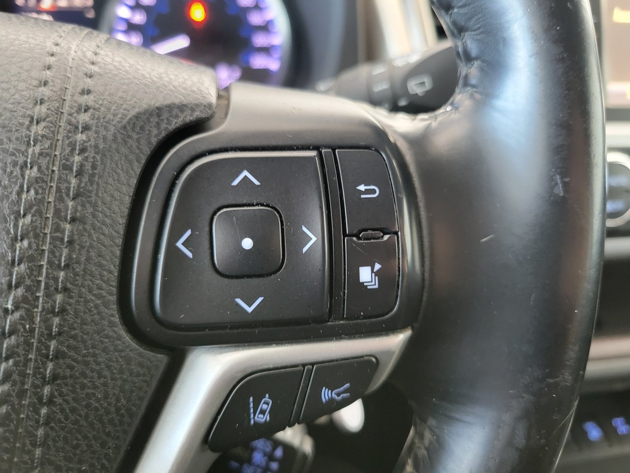 Toyota Highlander LE + 7 PASSAGERS + A/C + CAMERA + WOW +++ 2018