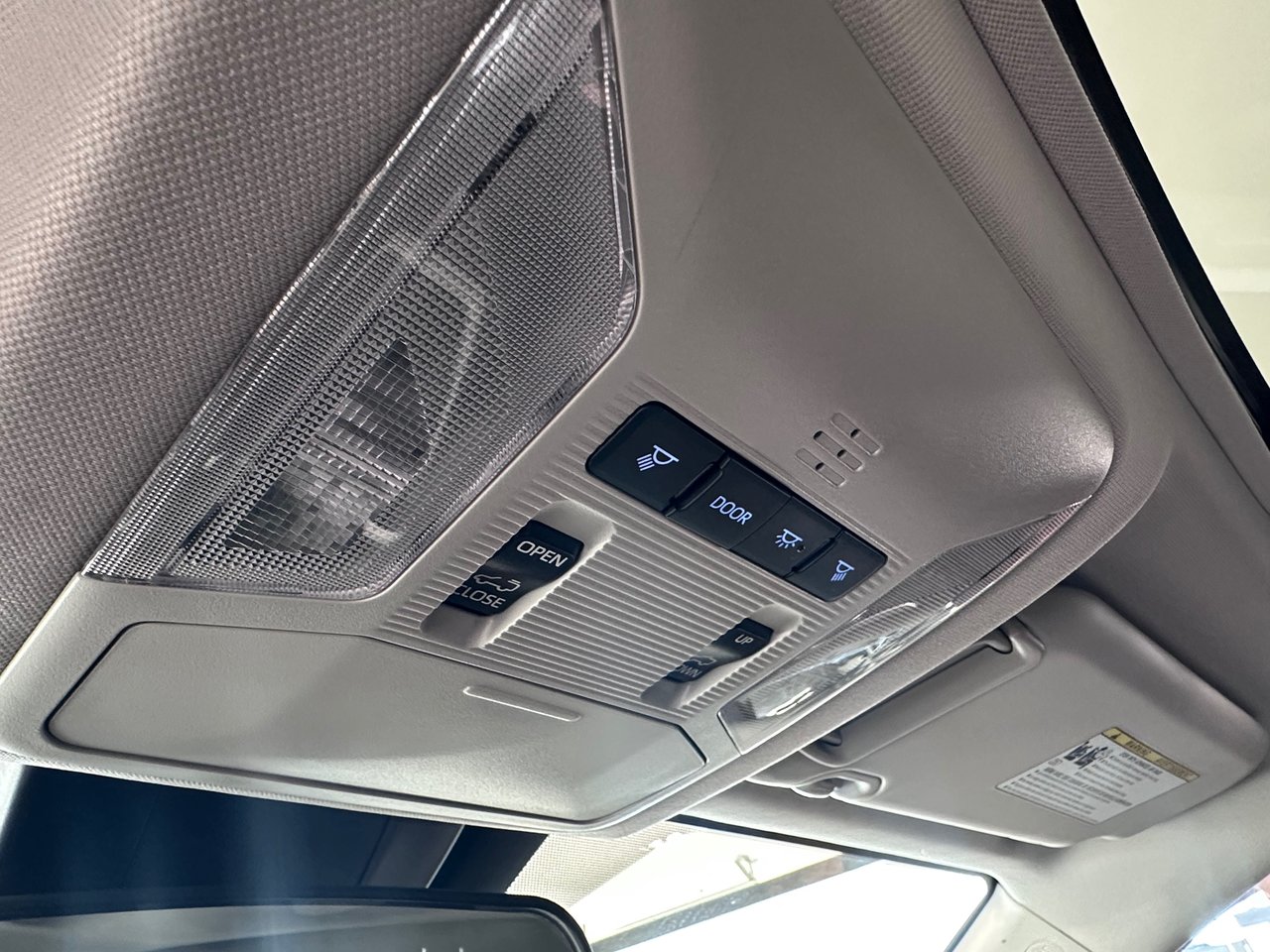 Toyota RAV4 XLE + AC + CARPLAY + CAMÉRA + TOIT OUVRANT ++ WOW 2022