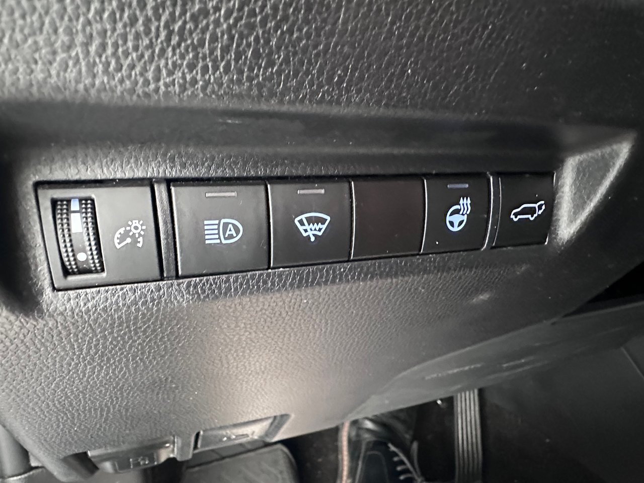 Toyota RAV4 XLE + AC + CARPLAY + CAMÉRA + TOIT OUVRANT ++ WOW 2022