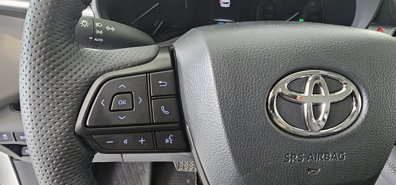 Toyota Sienna LE + AWD + 8 PASSAGERS + CAMERA + BAS KM + WOW +++ 2024
